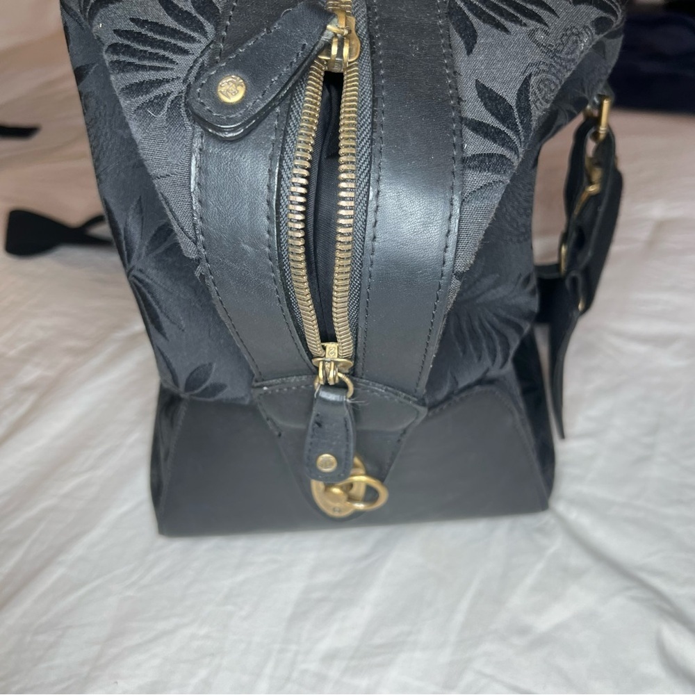 Tommy Bahama Large Black Duffle Bag, Shoulder Strap Top Handles Leather Accents - Picture 7 of 16